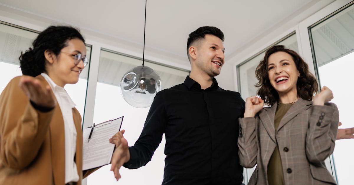 erfahren sie, wie sie die nachfolge in einem familienunternehmen erfolgreich gestalten können. praktische tipps und strategien für eine reibungslose übergabe und die sicherung der unternehmenswerte für künftige generationen.